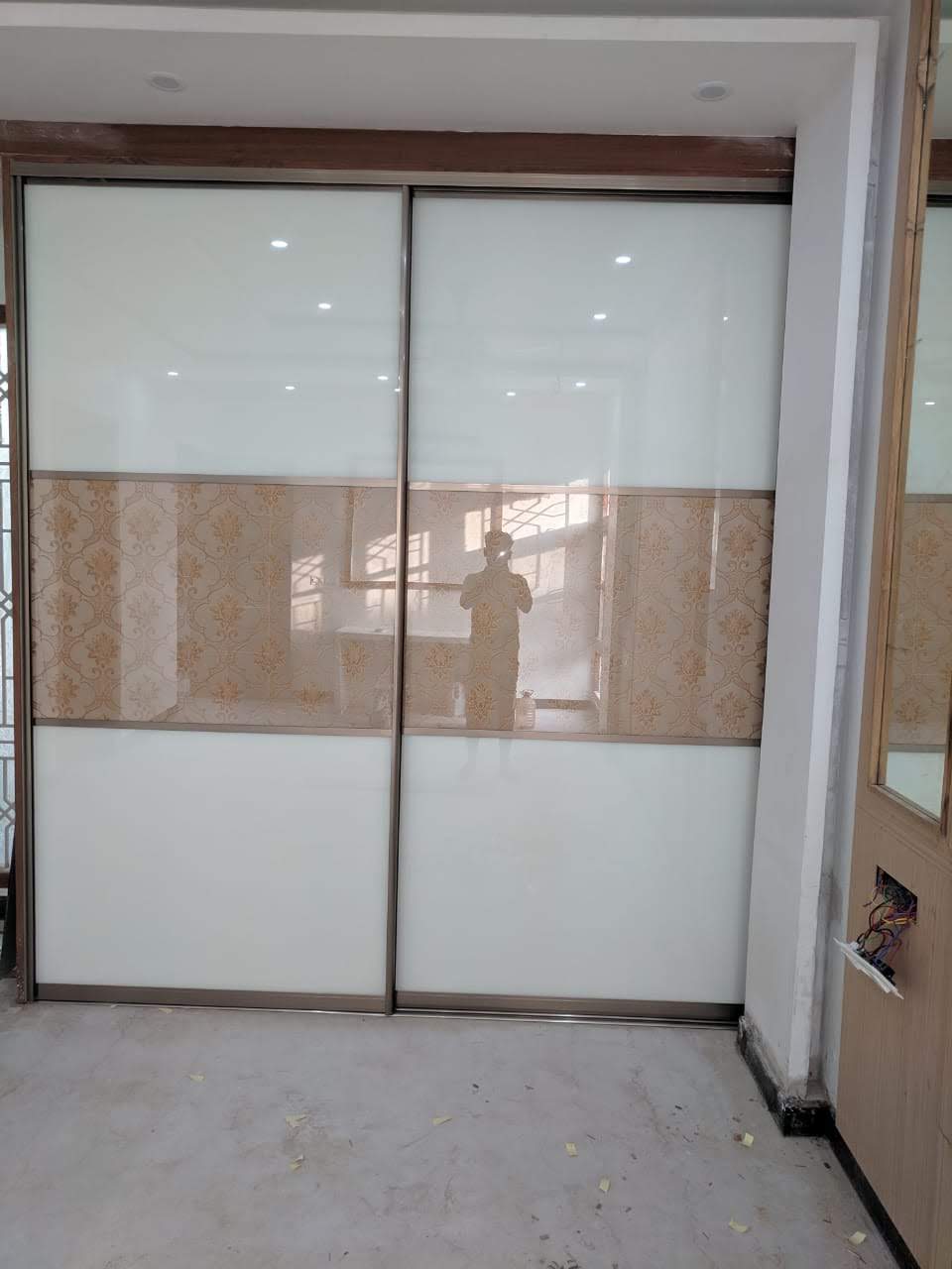 select-your-lacquer-glass-wardrobe-today-in-gurgaon-largest-manufacturing-brand-in-gurugram-gurgaon-india